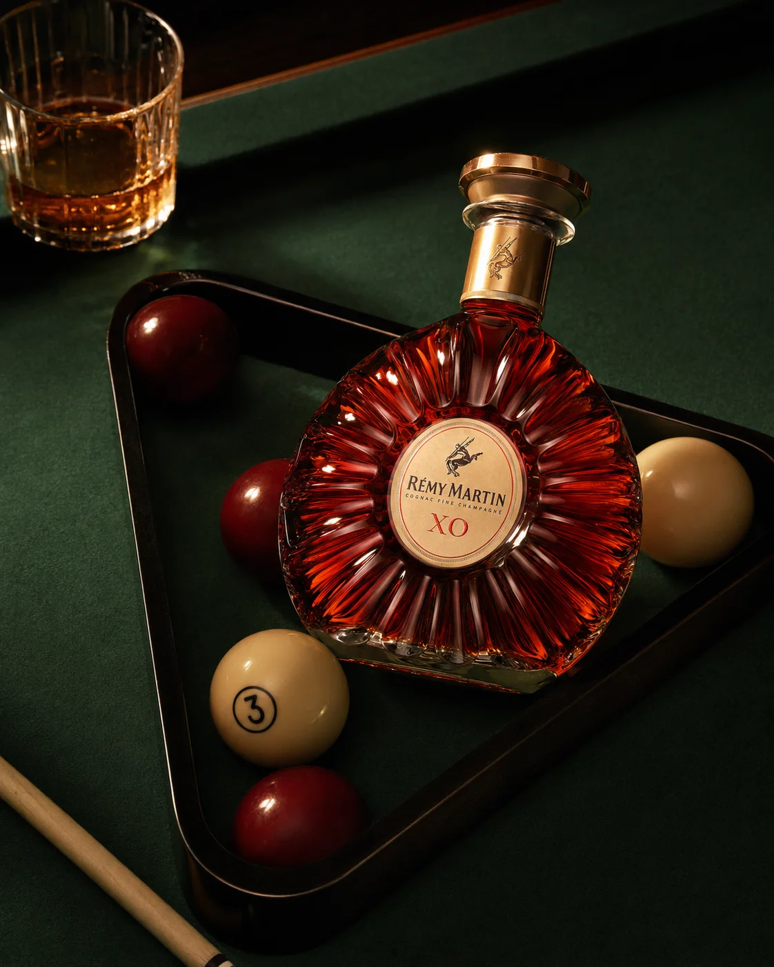 Shooting photo produit IA — Rémy Martin XO